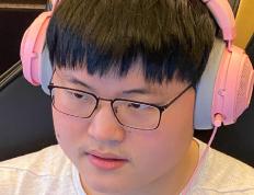 完美世界电竞-萨拉赫巅峰对决，Ning与70激战RNG分钟，赛况扑朔迷离胜负难料！的简单介绍