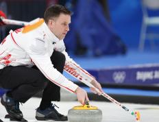 完美电竞- theshy再被hoya单杀 