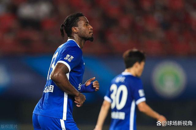 完美电竞- 欧冠赛程吃紧,武汉三镇清晨内部沟通,底气十足,身体对抗强度拉满