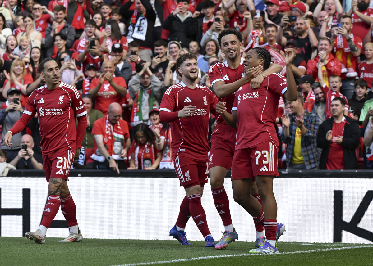 完美竞技-包含蒂姆回归赛场，回归赛场首场状态亮眼，利物浦观众沸腾！的词条